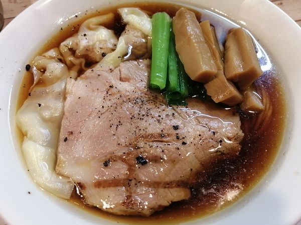 「鴨雲呑中華そば黒¥900」@世田谷中華そば 祖師谷七丁目食堂の写真