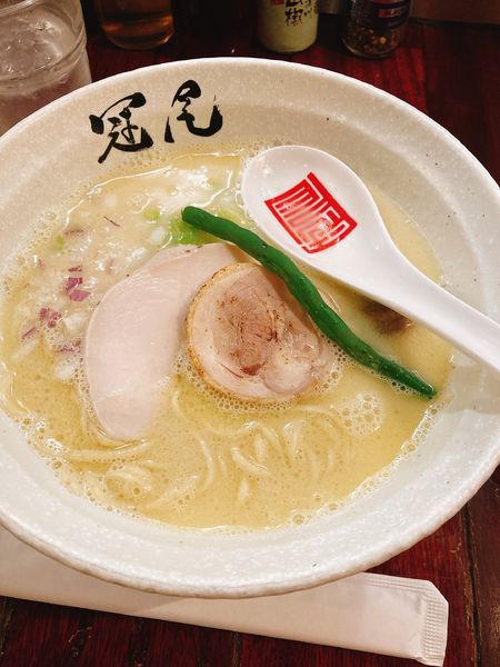 「純白湯らぁめん」@らぁめん冠尾 恵比寿西店の写真