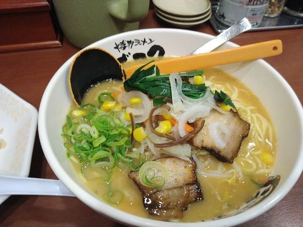 「野菜味噌ラーメン」@博多ラーメン げんこつ イオンモール大日店の写真