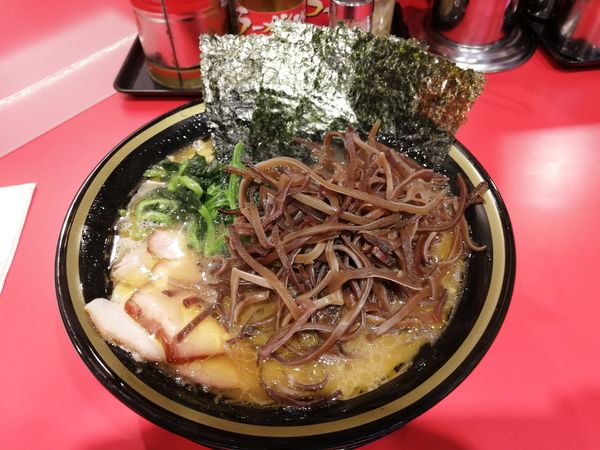 「ラーメン　750円　きくらげ100円」@環2家 蒲田店の写真