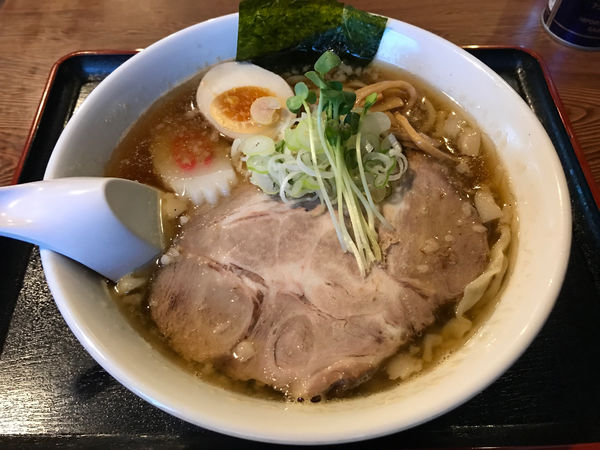 「にぼしDX しょうゆ 半盛り　650円」@麺屋○文の写真