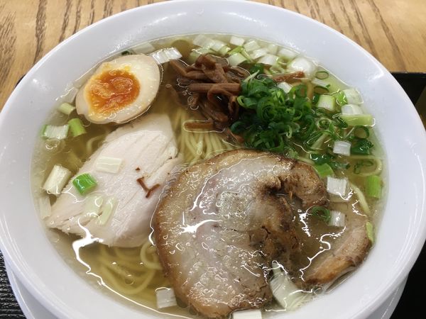 「しお中華そば」@鳥藤とりそばスタンドの写真