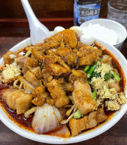 「辛いスタ満そば大盛　＋まさお＋生卵」@元祖スタミナ満点らーめん すず鬼の写真