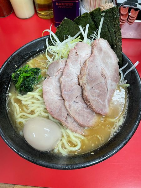 「得とくらーめん（中盛り）」@横浜家系  一二三家の写真