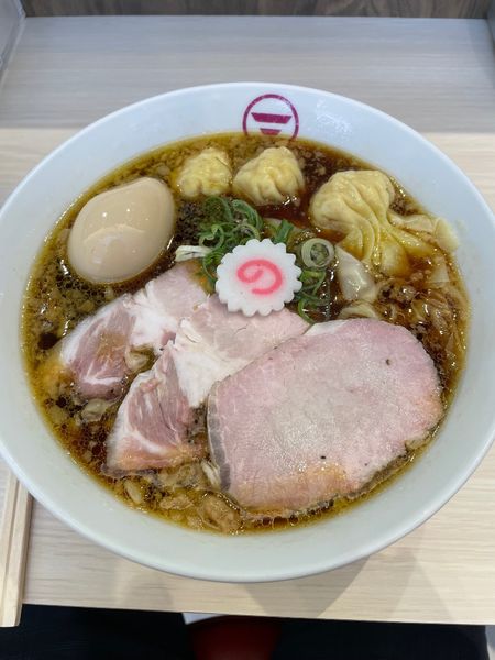 「特中華そば（大盛）」@横浜中華そば 維新商店 みなとみらい店の写真