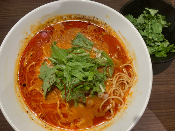 「担々麺 白¥900(4辛)+パクチー¥100」@うさ担 浦和本店の写真