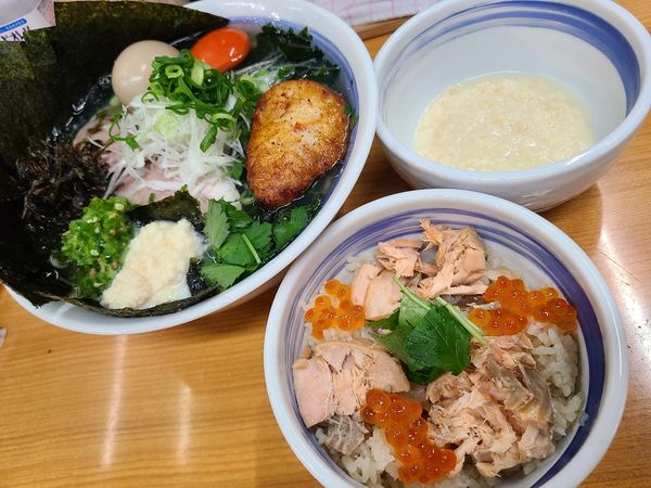 「北寄貝出汁ラーメンとハラコ飯」@中華そば 半ざわの写真