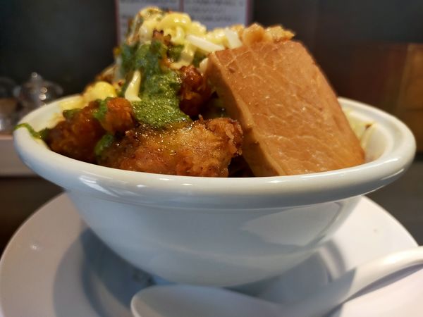 「バジルチーズチキン二郎系」@らーめん 三極志の写真