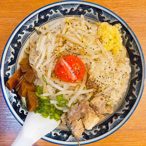 「極太汁無し豚麺（にんにく）＋玉ねぎ」@鶏そば 煮干そば 花山の写真