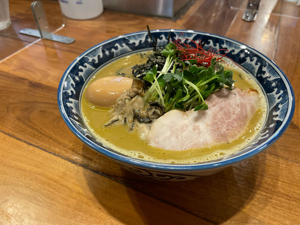 「牡蠣ラーメン」@麺や佐市の写真