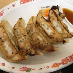 びゅっ飛び餃子300円(クーポンで無料)鶏白湯つけ麺650円