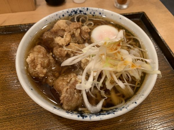 「鶏竜田そば白(680円) ※大井町店限定」@しぶそば 大井町店の写真