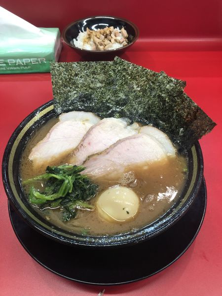 「チャーシュー麺＋味玉＋チャーシューまぶし」@IEKEI_TOKYO 王道家直系の写真