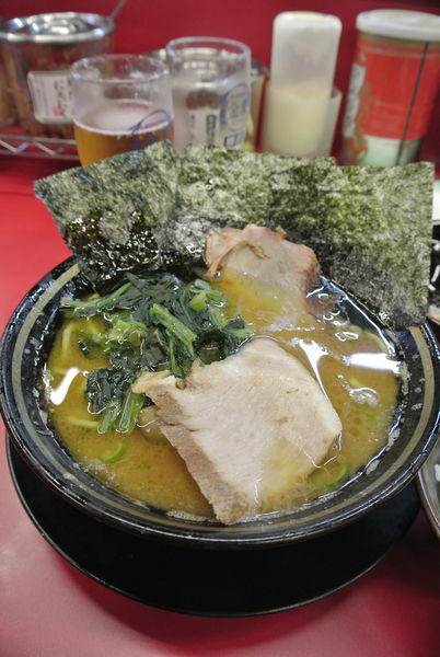 「ラーメン薄目多目🍺２杯半ライス」@柏 王道家の写真