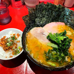 中盛ラーメン820+ライス150＋のり100+限定チャーシュー2