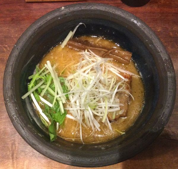 「醤油らぁめん 780円」@俺の創作らぁめん 極や 上野広小路店の写真