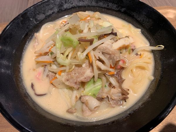 「白ちゃんぽん 中」@じげもん ちゃんぽん 松戸店の写真