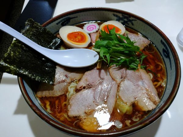 「手打ちチャーシューワンタン麺大盛り＋味玉」@手打ち中華そば 凌駕の写真