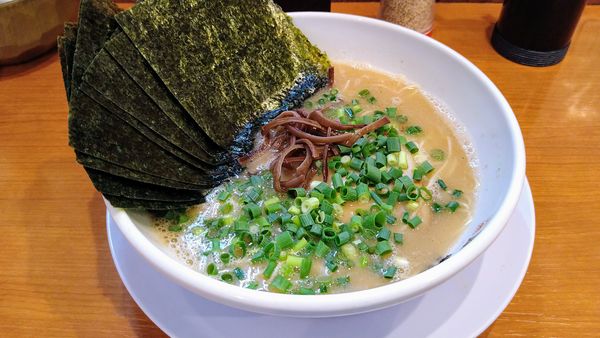 「らーめん(こなおとし)+海苔」@釜炊きとんこつ がっきの写真