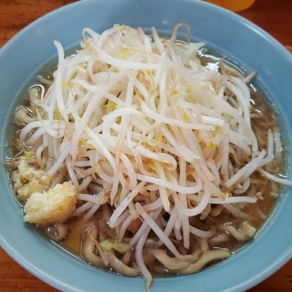 「Ｇ麺（麺200gニンニク少し、ヤサイ・アブラ普通） ８５０円」@豚骨醤油らー麺 相澤屋の写真
