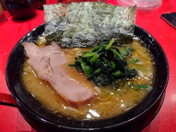 「らーめん並」@横浜家系らーめん 山崎家の写真