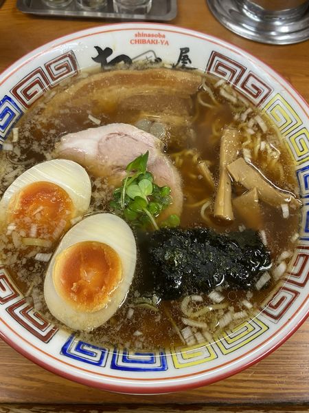 「骨付焼豚そば(醤油)+煮卵」@ちばき屋 葛西店の写真