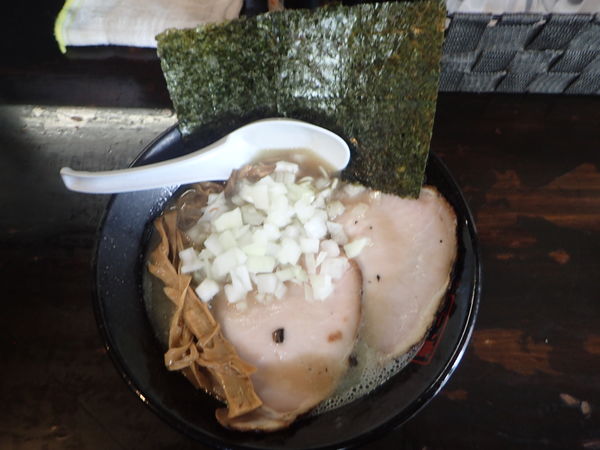 「にぼしらーめん(800円)」@濃麺 海月の写真