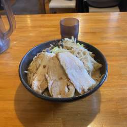 塩タンメンチャーシュートッピング。