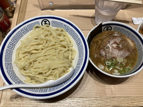 「濃厚魚介つけめん」@中華そば つけめん 玉 JR川崎タワー店の写真