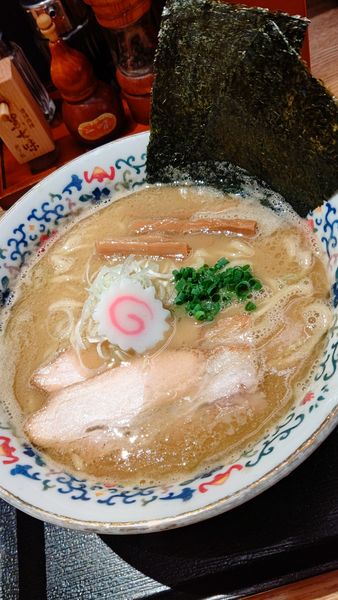 「濃厚煮干しそば　900円」@中華そば 勝本の写真