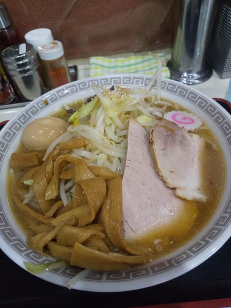「中華そば(小)700円野菜120円(麺カタメ・濃いめ)」@所沢大勝軒の写真