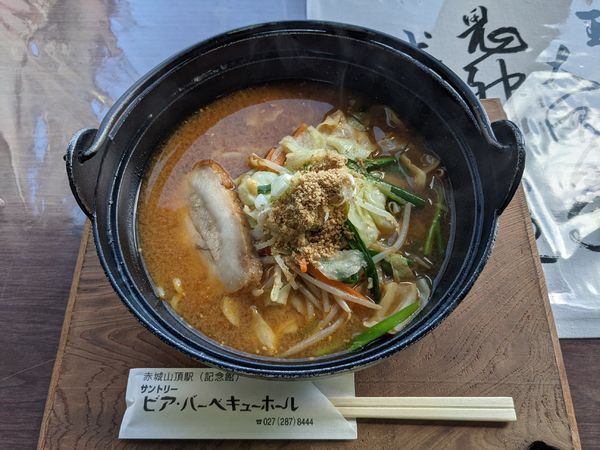 「鍋割山らーめん 940円」@赤城山頂駅記念館サントリービア・バーベキューホールの写真