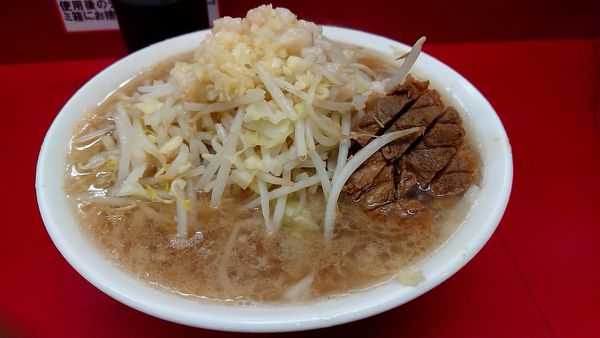 「大ブタ(880円)ニンニクアブラ」@ラーメン二郎 京急川崎店の写真