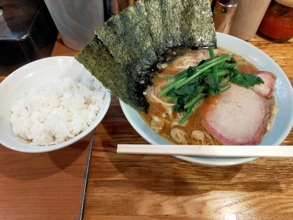 「泉ラーメン（家系）」@麺屋 庄太 六浦本店の写真