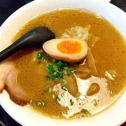 醤油らーめん720円