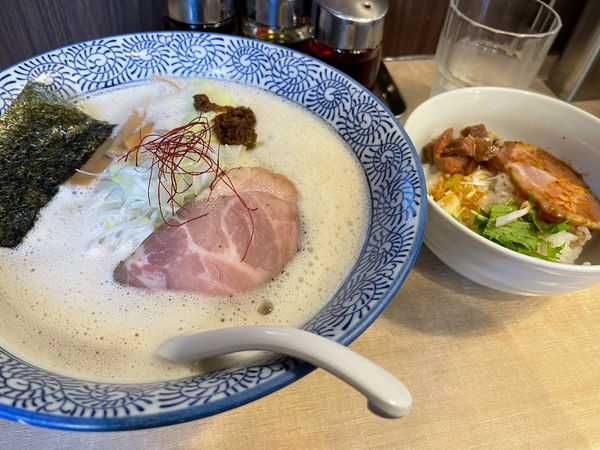 「鳥豚ソバ 丼セット 900円」@鶏豚骨 一學の写真