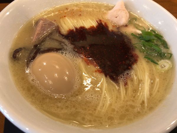 「期間限定：赤玉白そば３辛+味玉=990円」@中華そば みはしの写真