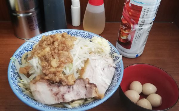 「小ラーメン、ウズラ、野菜ニンニク脂」@松木田田の写真