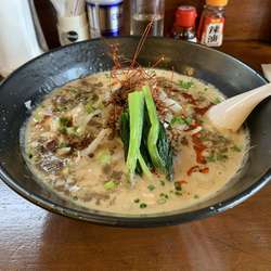 自家製担々麺（880円）