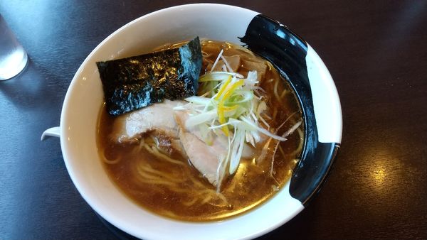 「煮干中華そば750円」@煮干し中華 八の写真