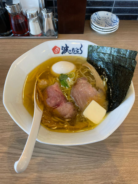 「塩らーめん、味玉、バター、海苔、麺増し」@麺屋 波のおとの写真