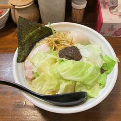 熟成練り醤油ラーメン＋味玉＋茹でキャベツ