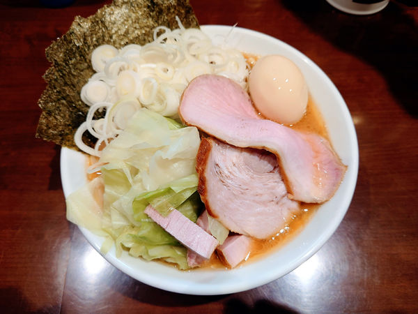 「らーめん もも+ネギ+キャベツ」@らーめん飛粋の写真