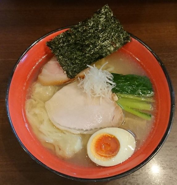 「塩らーめん＋ワンタン」@とものもとの写真