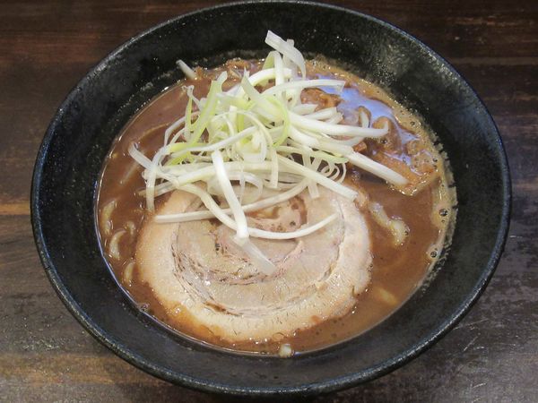 「七味黒味噌らーめん（780円）」@とんこつらーめん とんとことん 日野店の写真