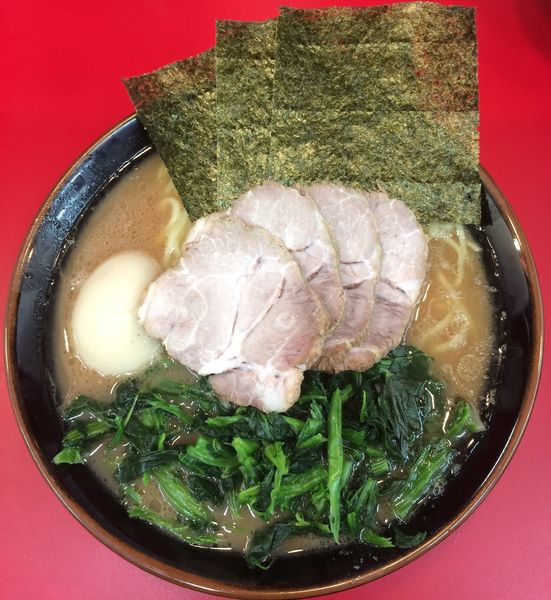 「チャーシューメン 中 ホウレン草」@横浜ラーメン 山本家の写真