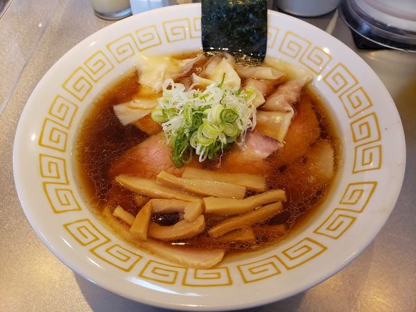 「特製ワンタン麺黒だし」@麺や くろえもんの写真