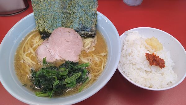 「ラーメン並¥650+海苔無料カード+ライス無料」@ラーメン堀田家の写真
