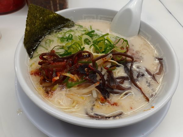 「辛らーめん、替玉」@博多天神 渋谷南口店の写真