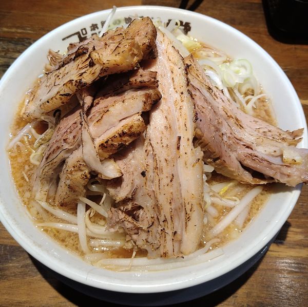 「本気の炙り焼豚そば」@本気の焼豚 プルプル食堂の写真